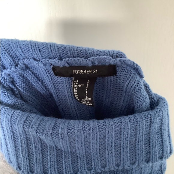 Dark blue turtleneck sweater - Picture 3 of 3